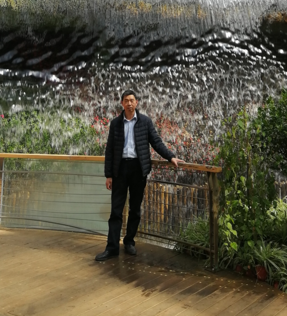 刘学权.jpg 刘学权.jpg